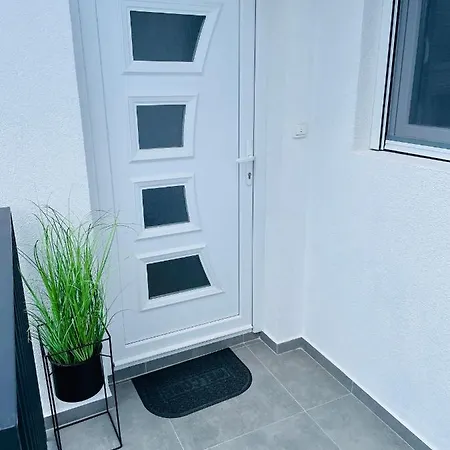 Apartman Muki Surcin